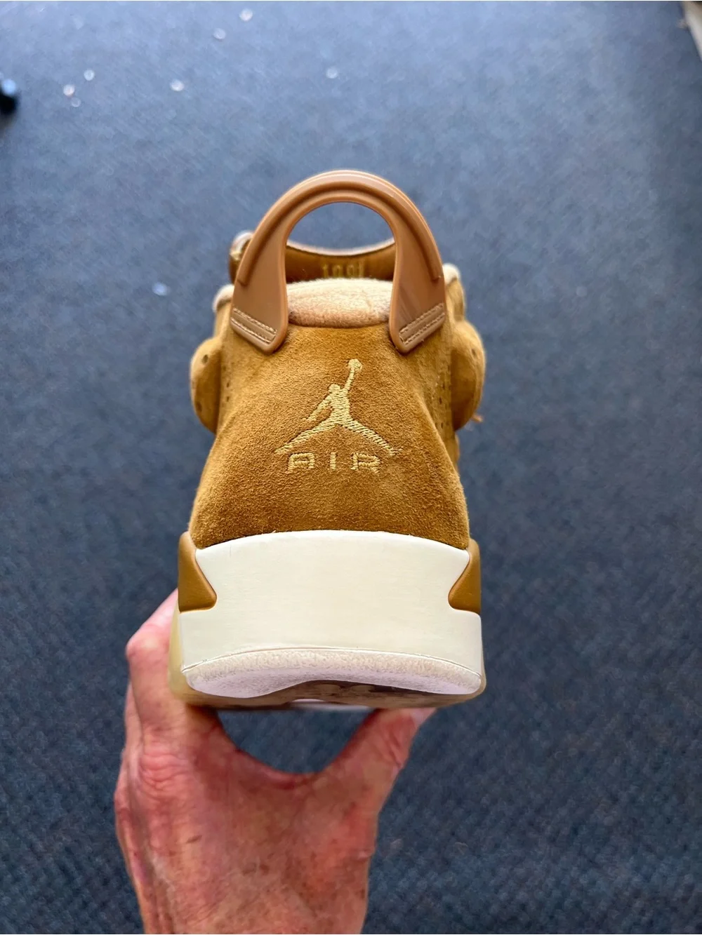 Jordan Air 6 Wheat   size 10 men